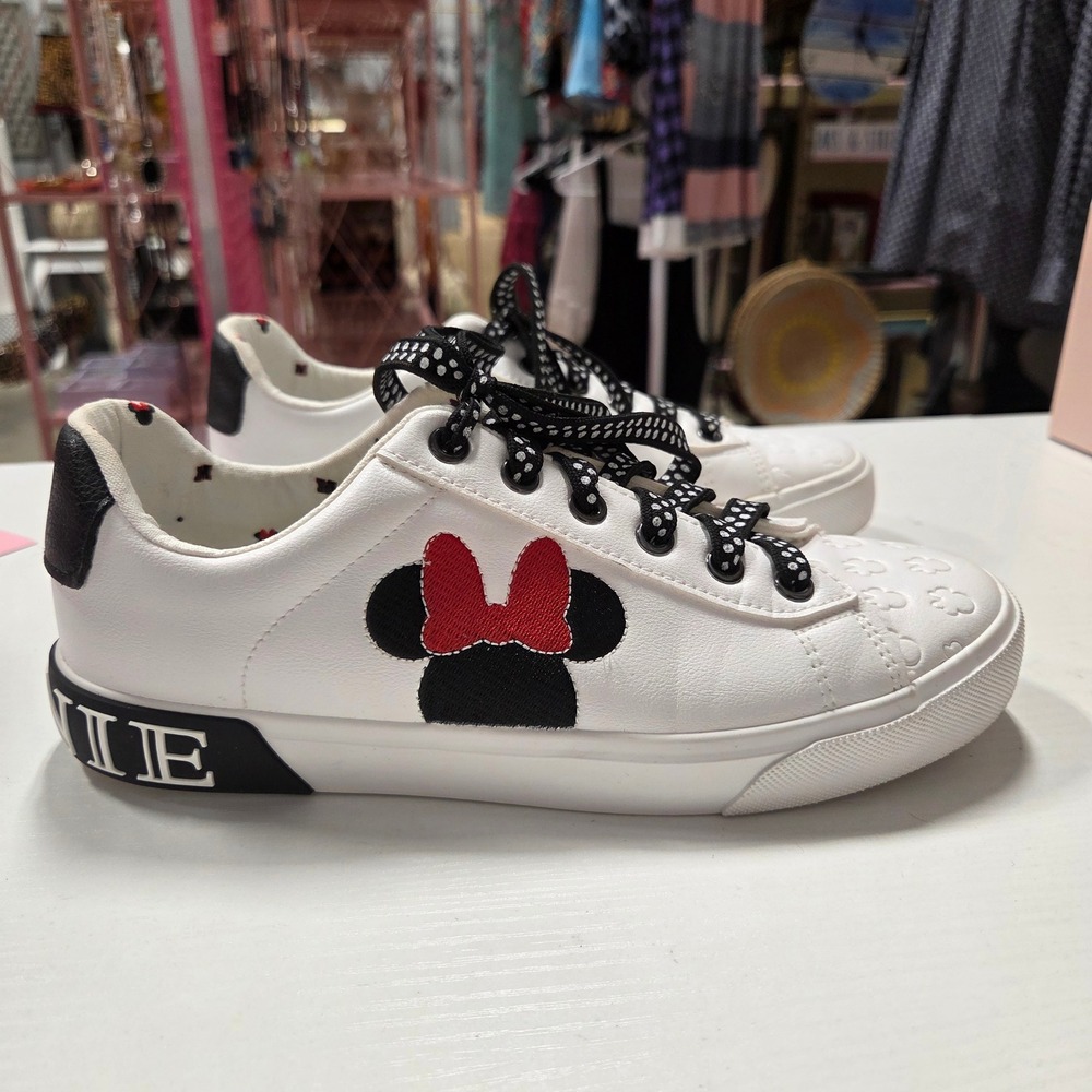 Disney Minnie Mouse White Low Top Sneakers Polka Dot Laces Womens 7 WNMM24GU023
